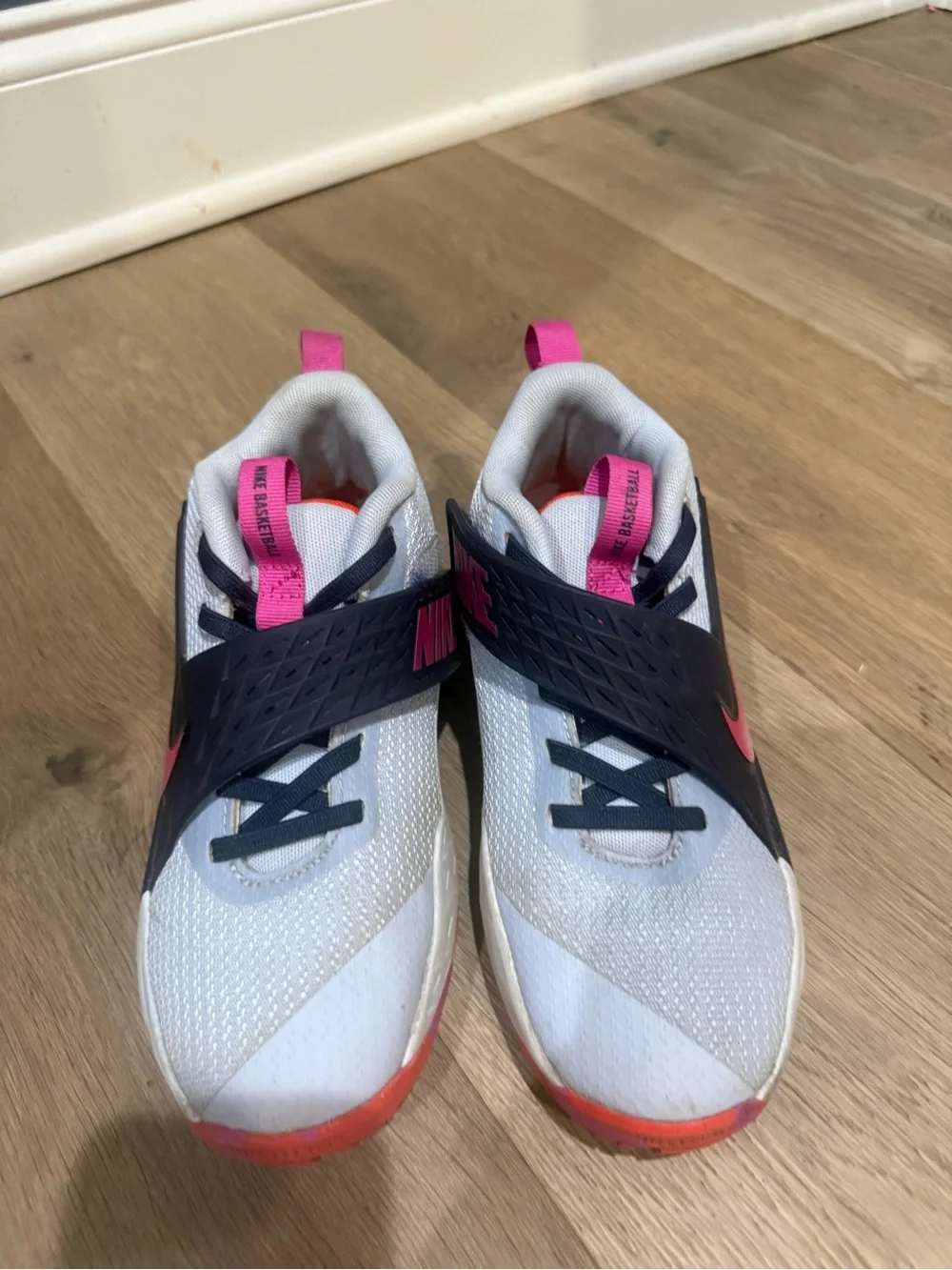 Nike Team Hustle D 12 Kids Sneakers – Ghost / Fire Pink – Girls Size 3Y